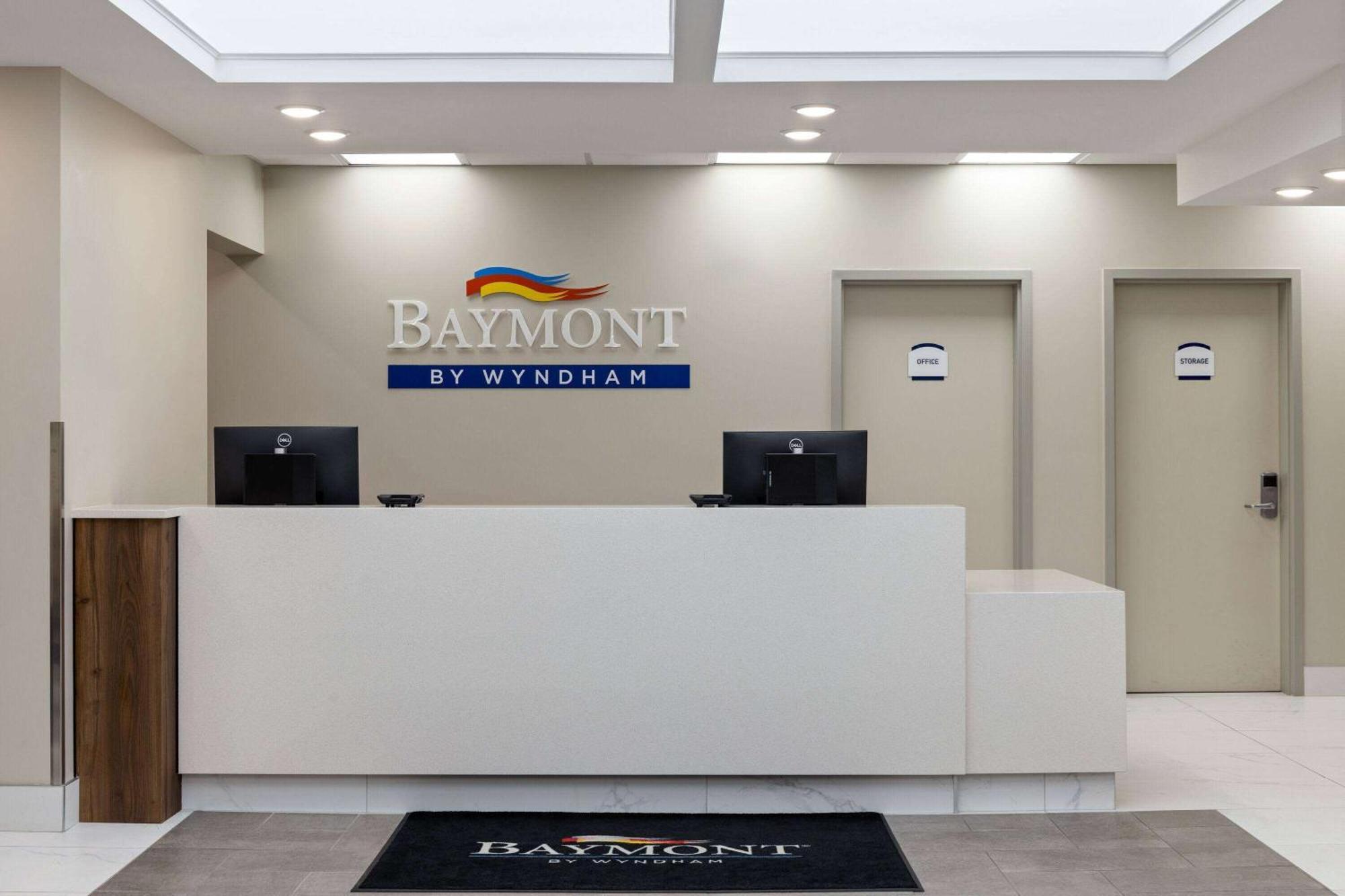 Baymont By Wyndham West Edmonton Hotel Екстериор снимка