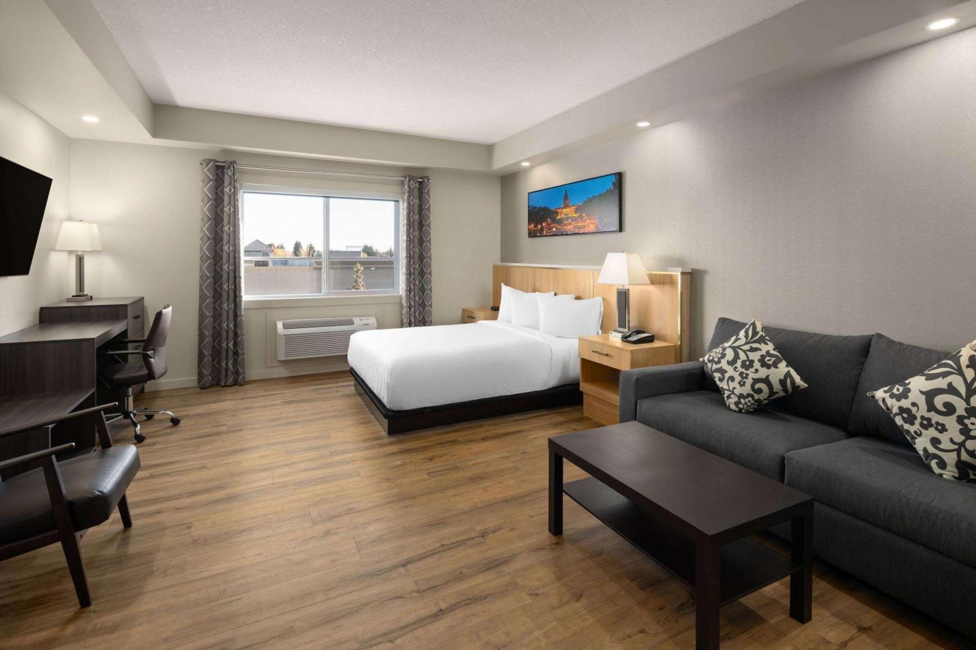 Baymont By Wyndham West Edmonton Hotel Екстериор снимка